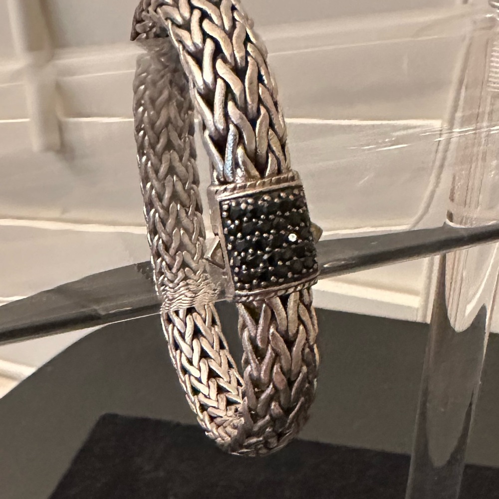 Authentic John Hardy Sterling Silver and Black Saphire Iconic Bracelet. NWOT